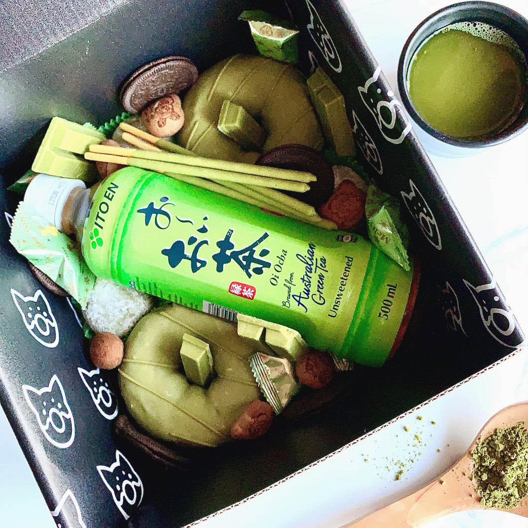 Asian dessert boxes. Personalised gifts. Featuring matcha Japanese snacks from Meiji, Pocky, Hello Panda, Ito En & Kit Kat Japan. Next day delivery Sydney.